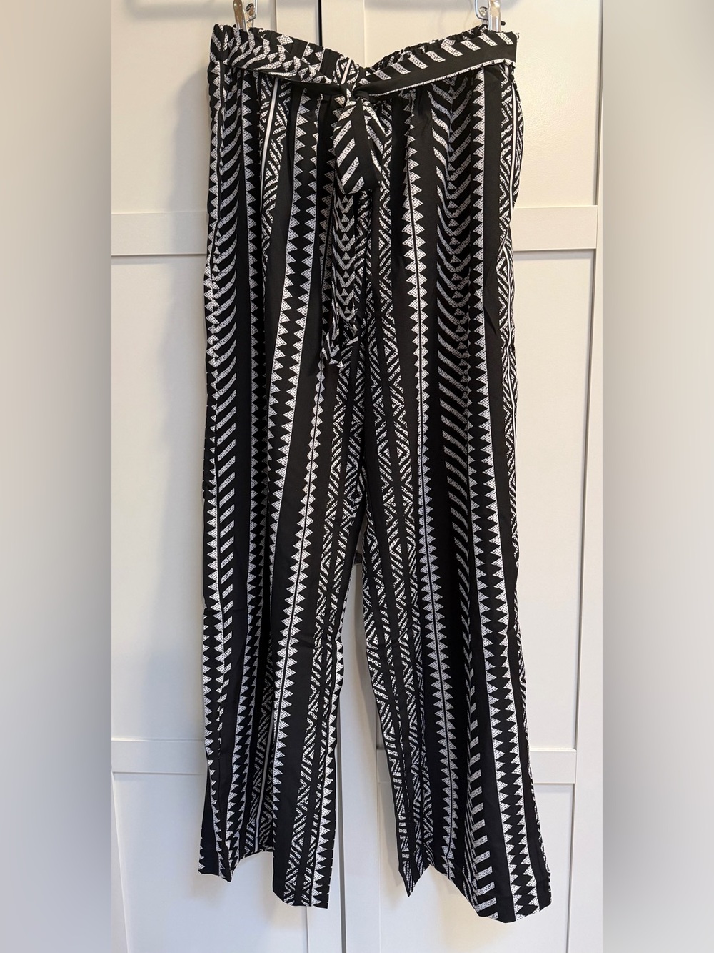 Black & Off White Wide Leg Pants NWOT